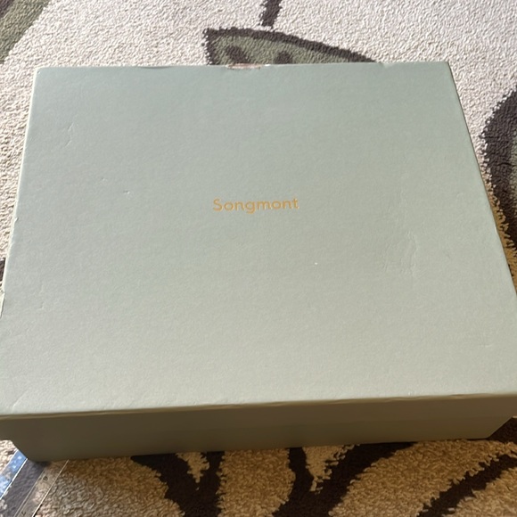 Songmont Luna Onyx Shoulder Bag with Gold Accents - Picture 13 of 14